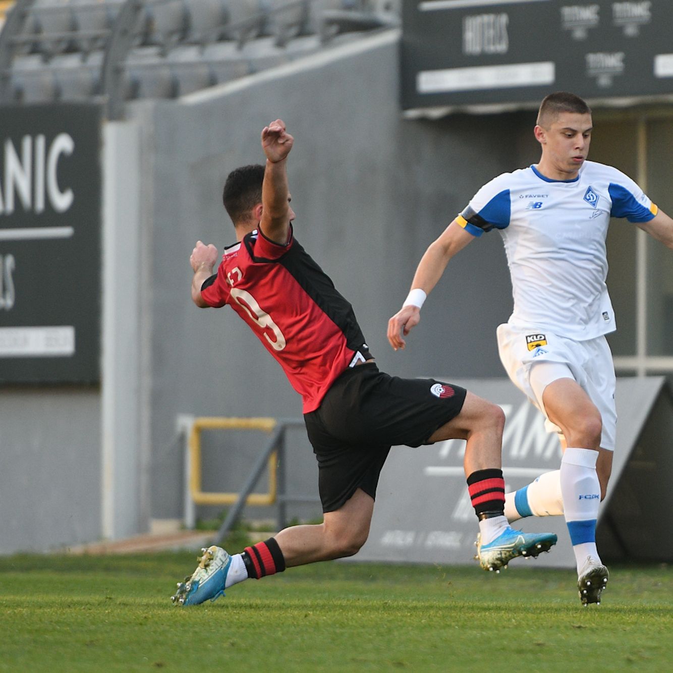 Vitaliy Mykolenko: “We did well both attackingly and defensively”
