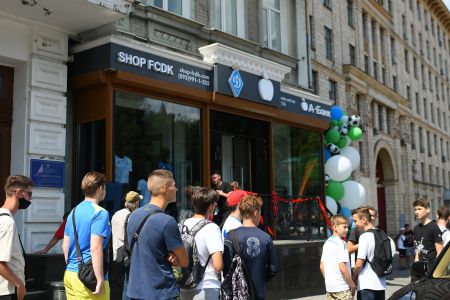 «Динамо» відкрило другий фан-шоп у центрі Києва