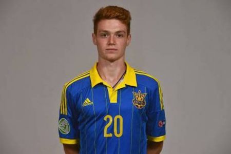 Viktor Tsyhankov scores for Ukraine U-19 in Euro-2016 elite round final game