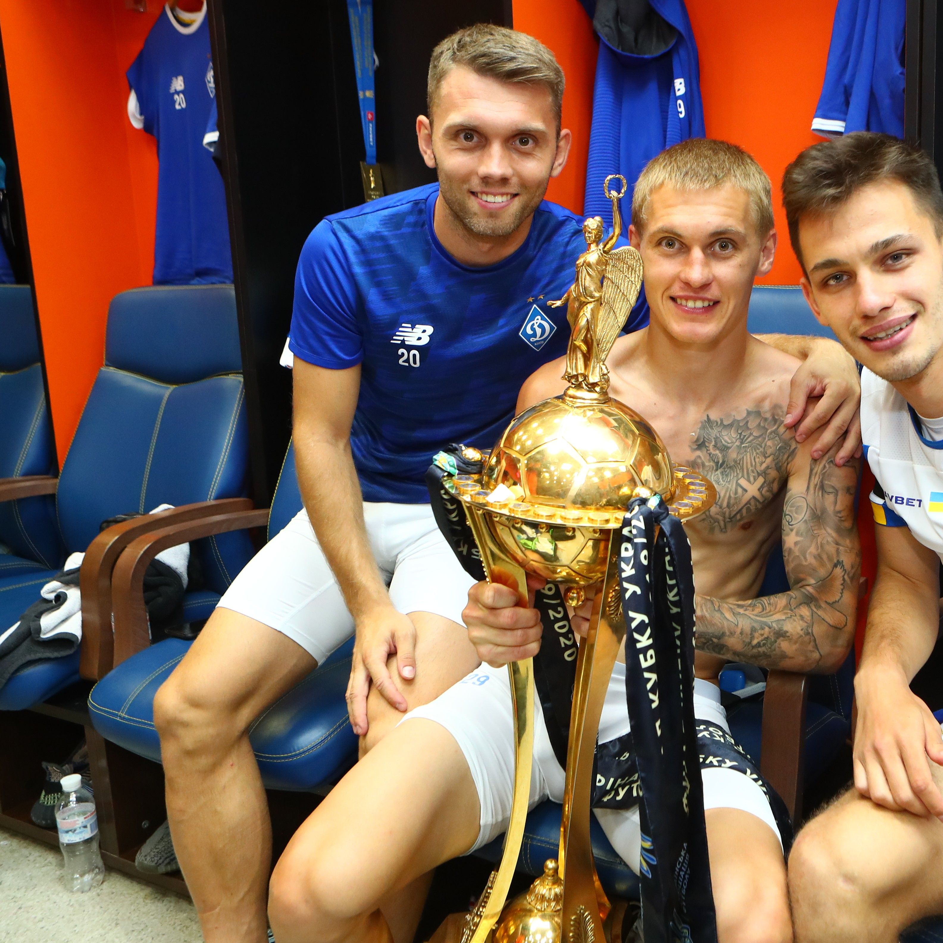 Cup winners with trophy after the game! (VIDEO)