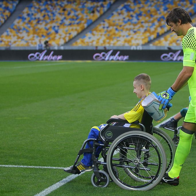 Disabled kids lead Dynamo to the field