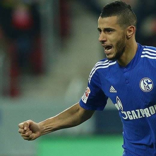 Schalke 04 with Belhanda are victorious against Hamburger SV