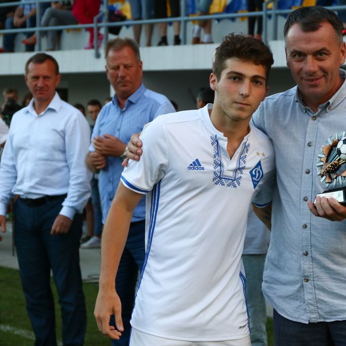 У ДЮФЛУ (U-17) динамівця відзначено індивідуальною нагородою