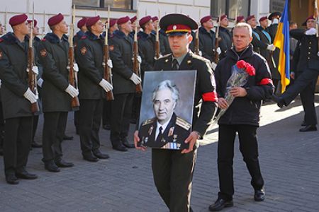 Київ попрощався з Валентином Згурським