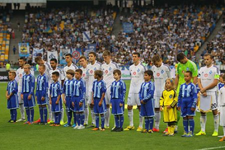 Minute of silence in honour of Heroes