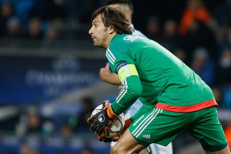 Olexandr SHOVKOVSKYI sets new Champions League appearances record of the club