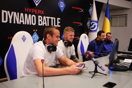 Dynamo Battle: Корзун і Коваль зіграли у FIFA2017 з кіберфутболістами «Динамо»