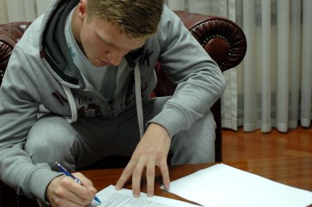 Check out photos of Nikita KORZUN signing contract with Dynamo on club Facebook!