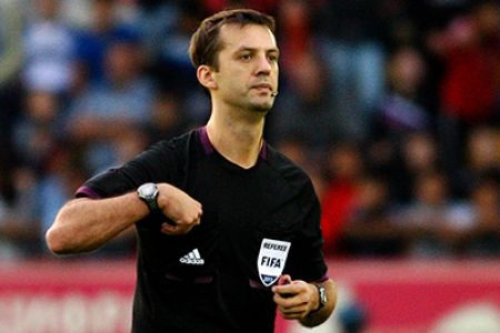 Dynamo – Aalborg: officials