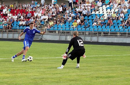 Dynamo Kyiv pro veterans: football congratulation on anniversary in Chernivtsi