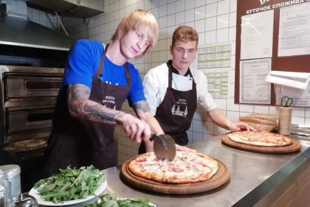 Піца від Артема Шабанова в «Pizza Di Casa» (+ВІДЕО)