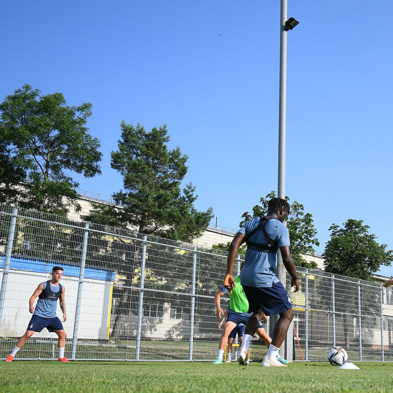 VIDEO: With foreigners, without internationals, under the charge of Mister