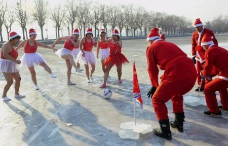 Незвичайний футбол під Новий рік!