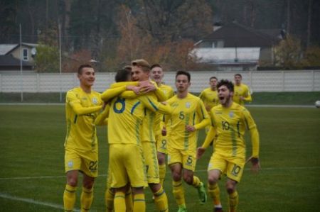 Динамівці у складі збірної України U-18 розписали бойову нічию із Данією