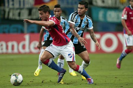 Gremio with Dudu lose against San Lorenzo in playoffs first leg