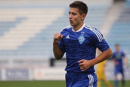 Dmytro Khlyobas to play for Hoverla on loan