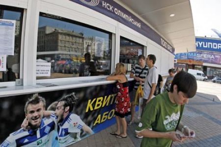 На абонементи продовжує діяти 10% знижка