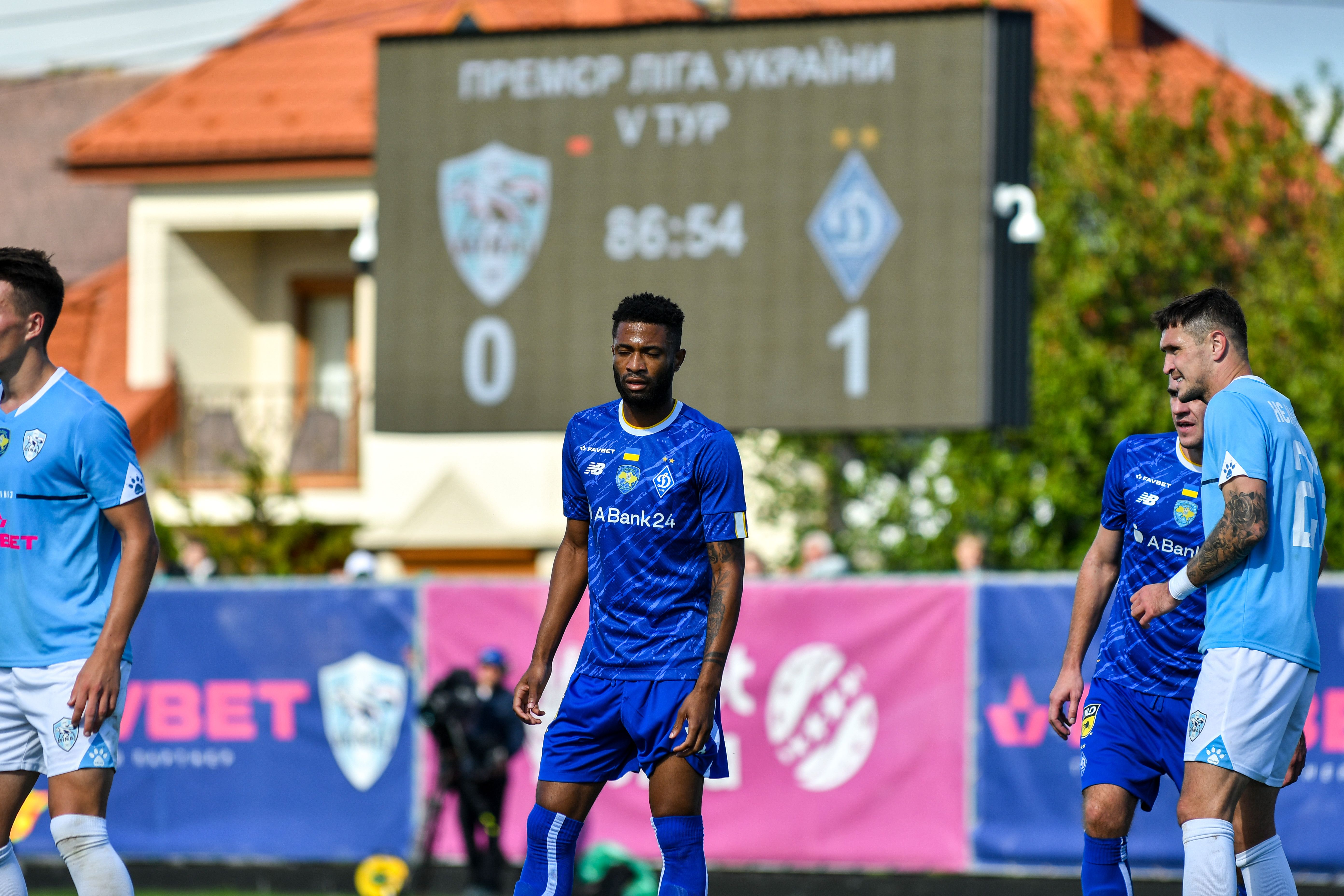 Kaheem Parris and Justin Lonwijk make their debut for Dynamo