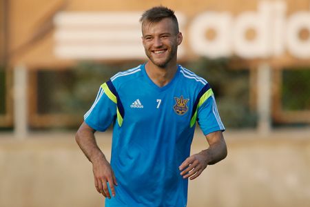 Andriy YARMOLENKO hands Ukraine victory against Romania!