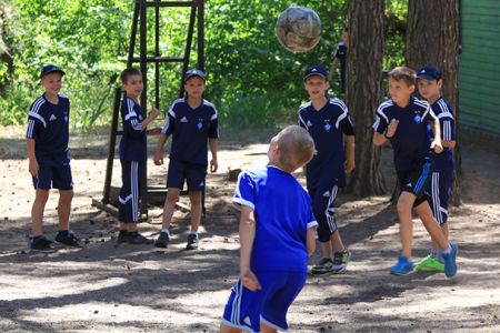 Літній денний табір Dynamo Kyiv Camp-2021 відкриває двері для юних футболістів