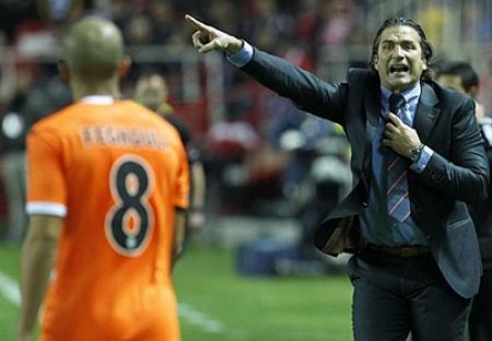 Juan Antonio Pizzi: “Refereeing was biased”