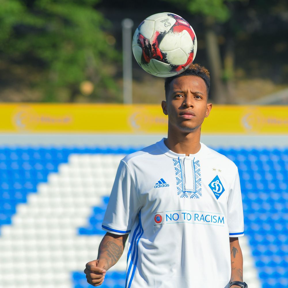 TCHE TCHE: presenting Dynamo newcomer