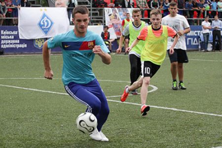 The White-Blues award street football league winners