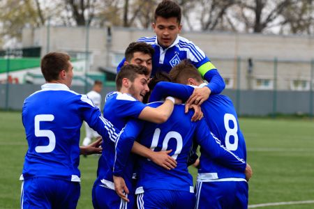 Dynamo U-19 last step to the title