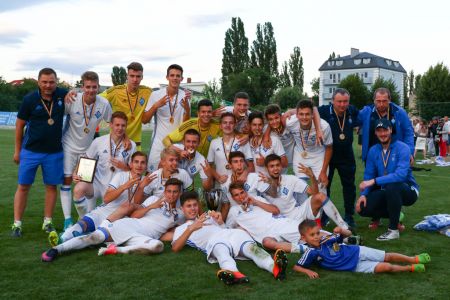 «Динамо» U-17 – Чемпіон ДЮФЛУ сезону 2016/2017!