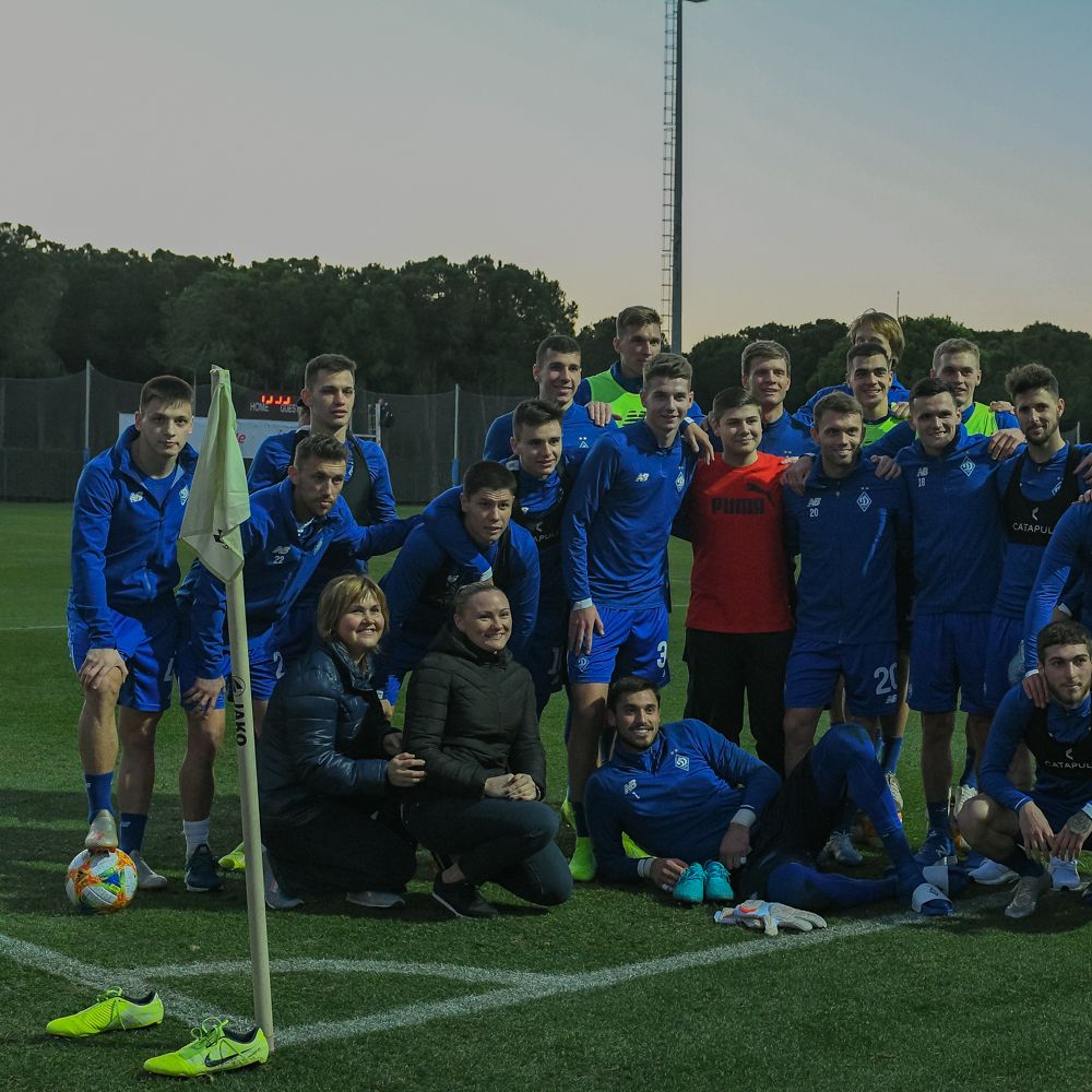 Dynamo meet fans at the training camp