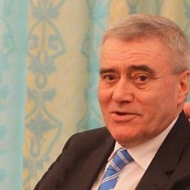 Hryhoriy Surkis congratulates Viktor Matviyenko