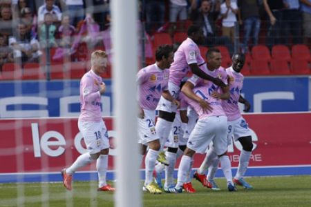 Escobar and Bertoglio help Evian defeat Olympique Lyonnais