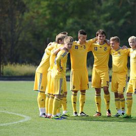 Oleh Maik takes part in Ukraine U-20 match against Italy