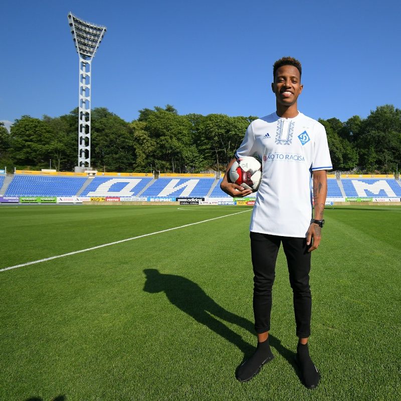 TCHE TCHE: “I like to work with the ball”