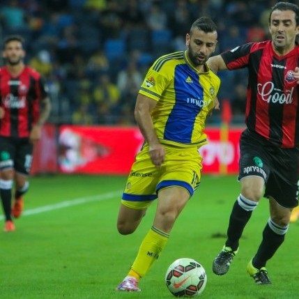 Maccabi come on Israeli league top