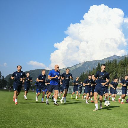 Dynamo: arrival and first session in Austria