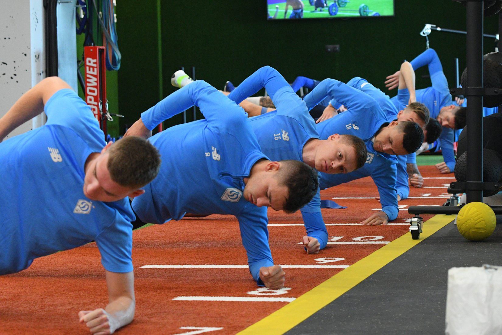 Training camp second day: work at the gym