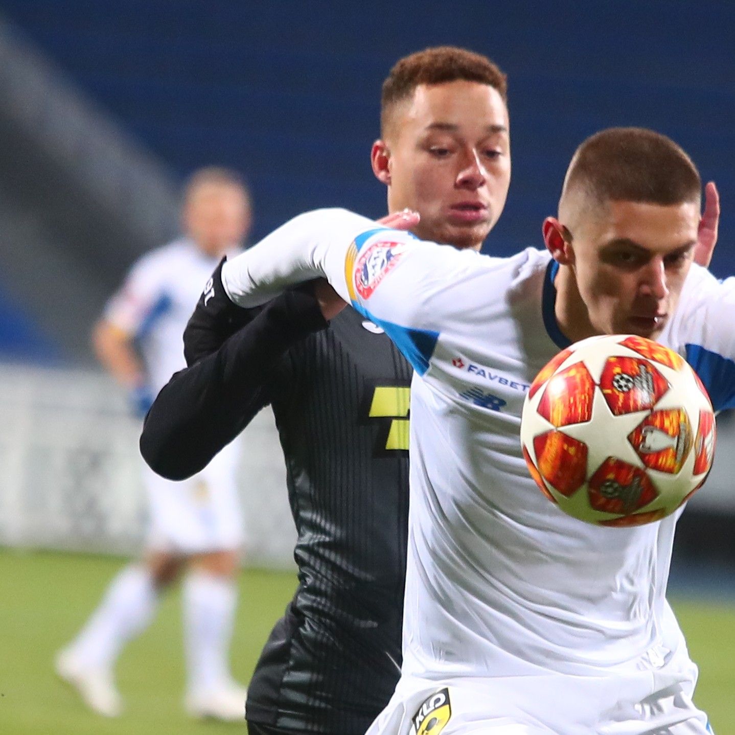 Vitaliy Mykolenko gets injured as Dynamo face Olimpik