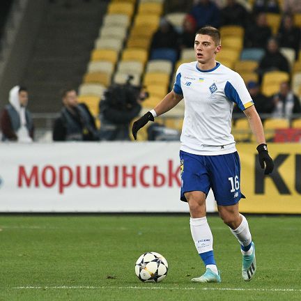 Vitaliy Mykolenko has muscle spasm