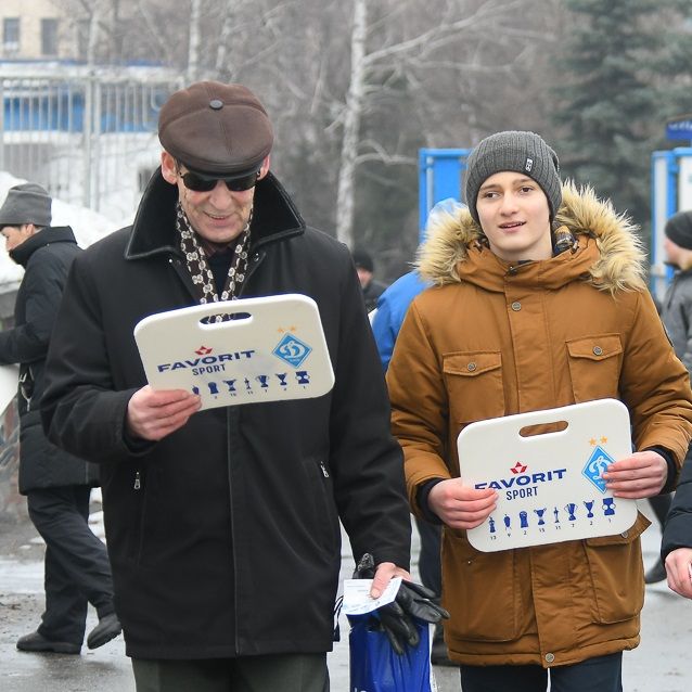 ВІДЕО: вболівальники чекають на яскравий матч з «Олімпіакосом»