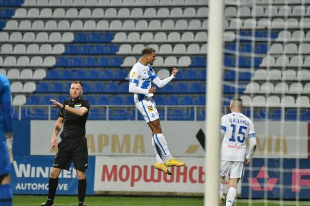 First goal of Justin Lonwijk for Dynamo