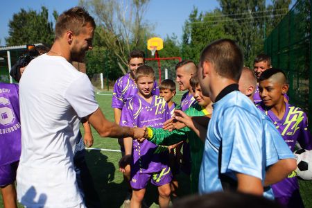 Andriy YARMOLENKO presents orphanage with football ground