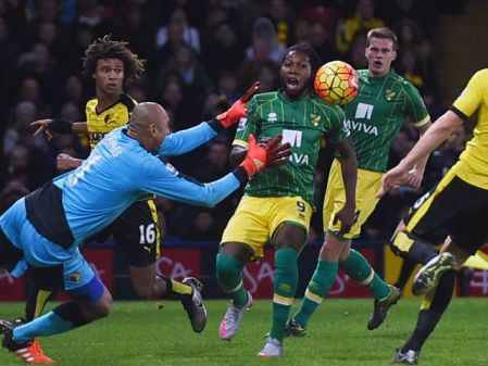 Norwich with Mbokani lose against Watford